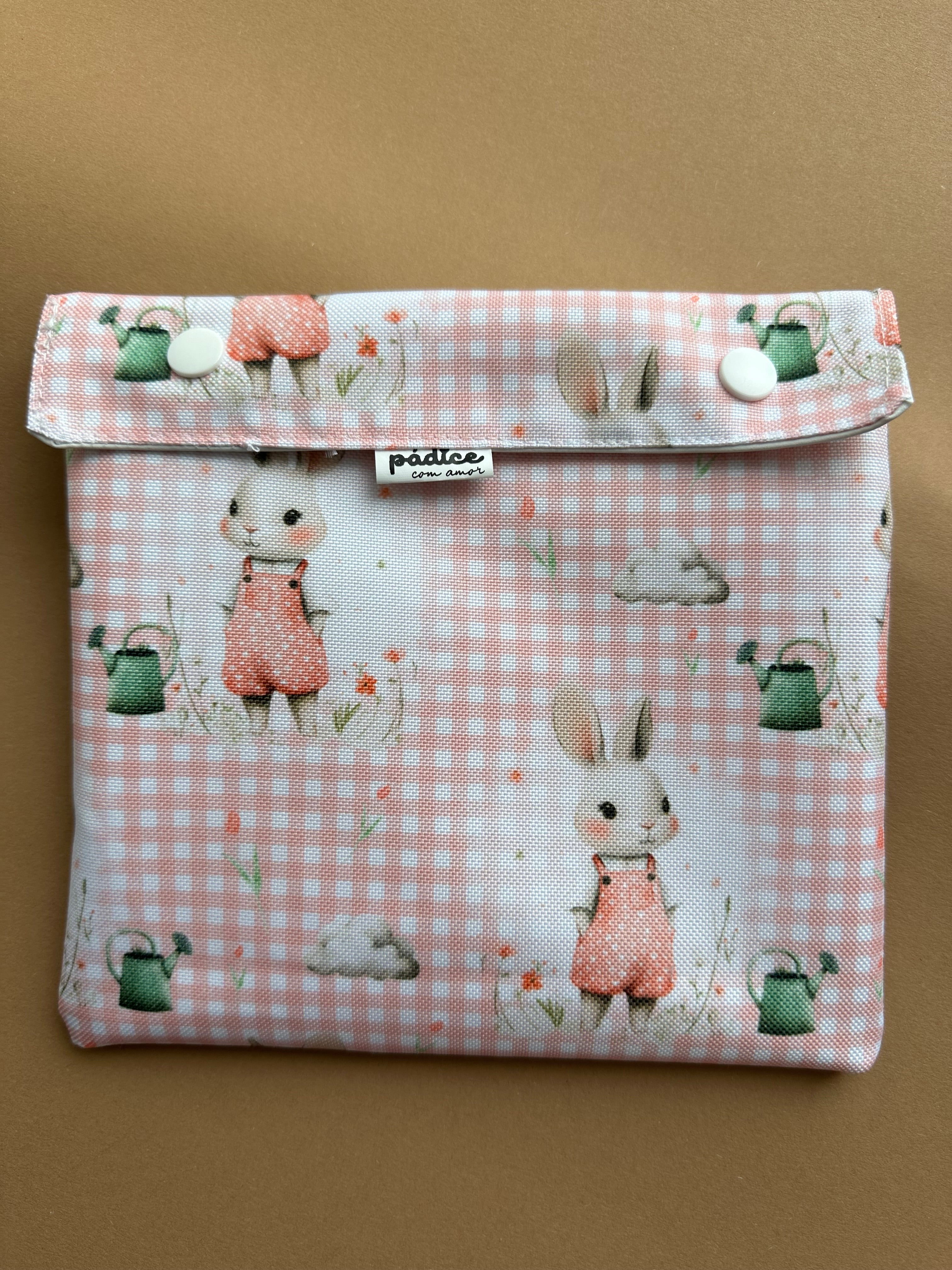 Bolsa versátil: ideal para lanches, para colocar documentos ou que mais lhe convier