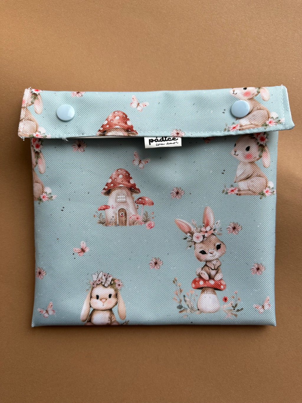 Bolsa versátil: ideal para lanches, para colocar documentos ou que mais lhe convier