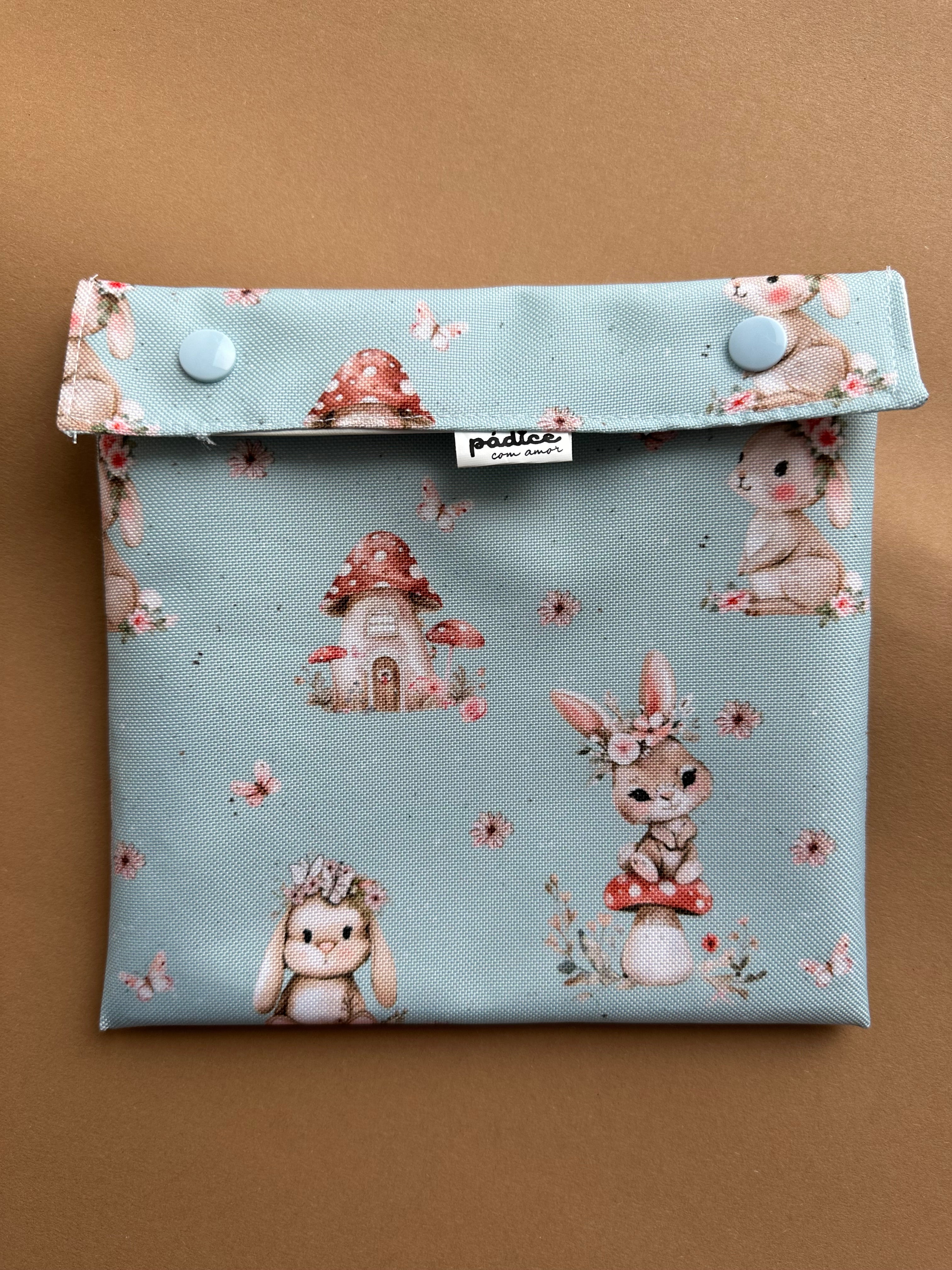 Bolsa versátil: ideal para lanches, para colocar documentos ou que mais lhe convier