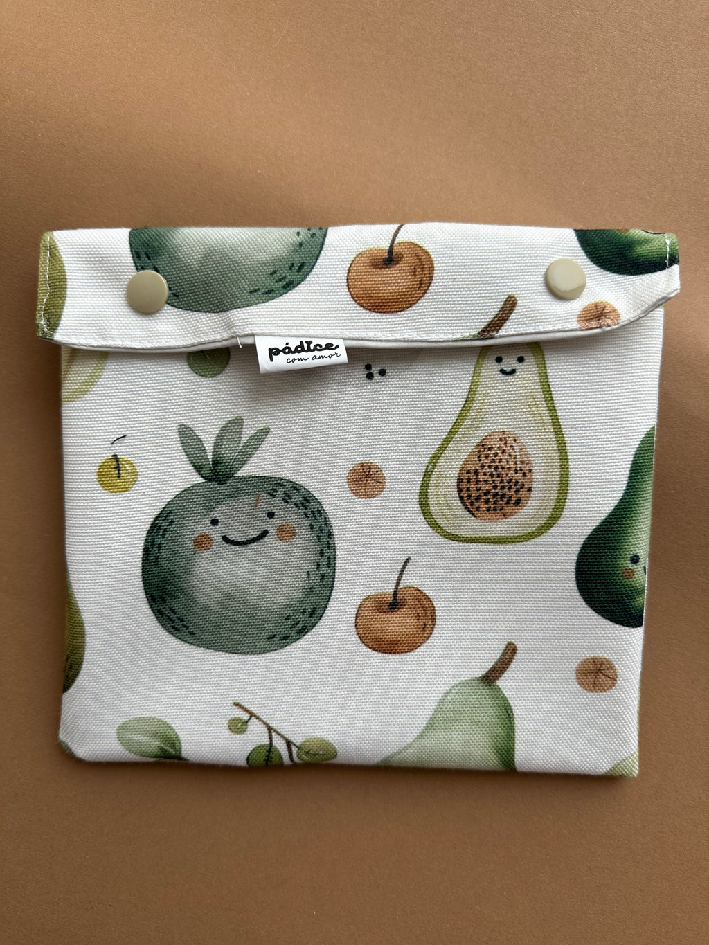 Bolsa versátil: ideal para lanches, para colocar documentos ou que mais lhe convier