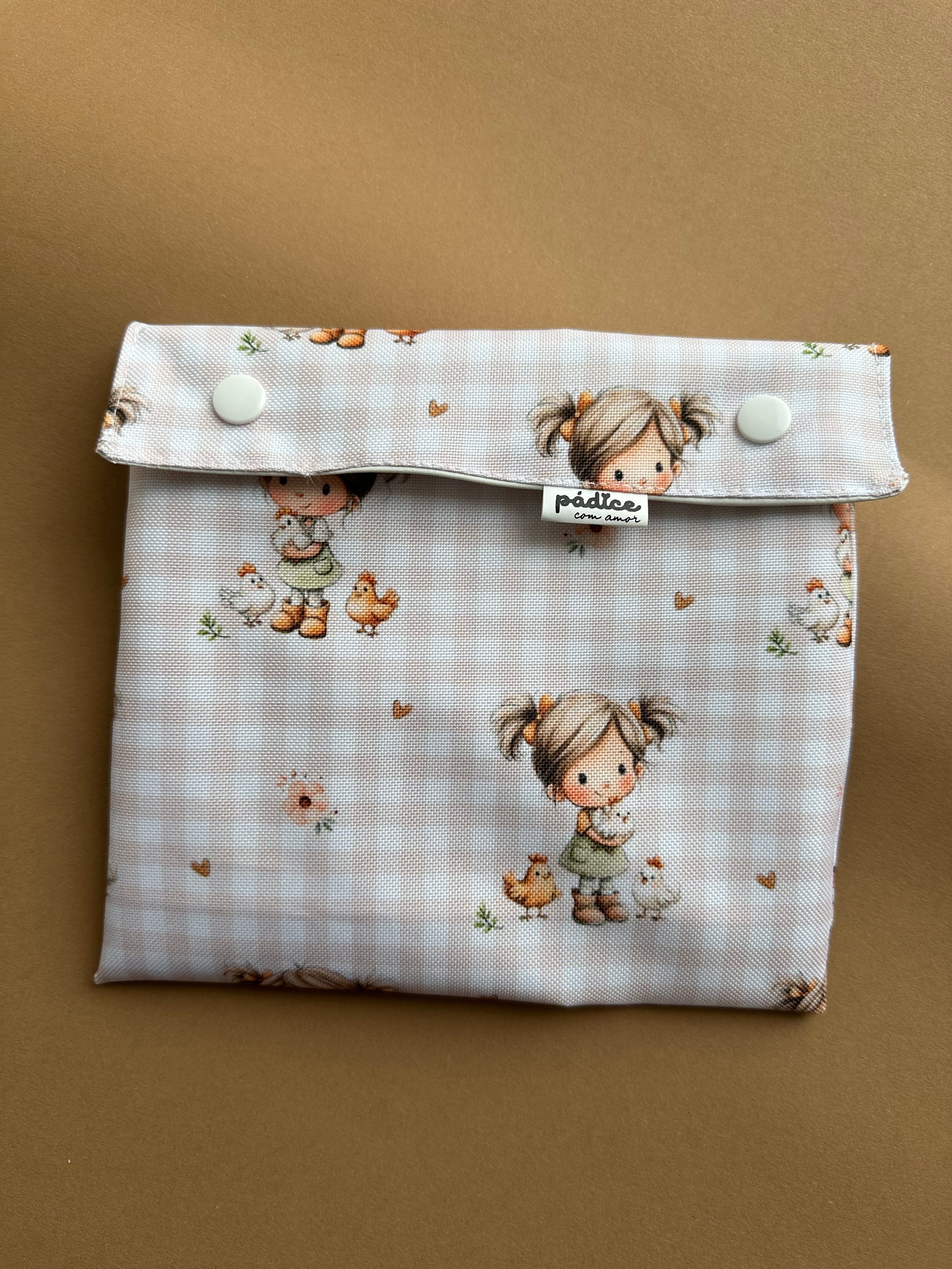 Bolsa versátil: ideal para lanches, para colocar documentos ou que mais lhe convier