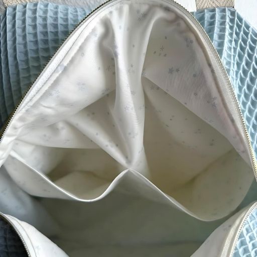 Mala de bebé leve e prática